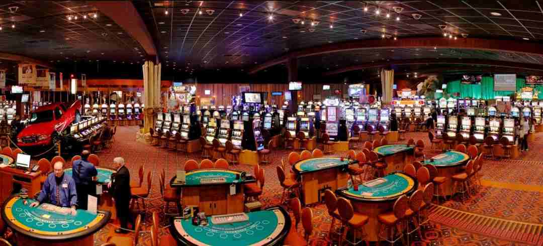 Holiday Palace Resort & Casino - Sự đầy đủ của các loại trò chơi